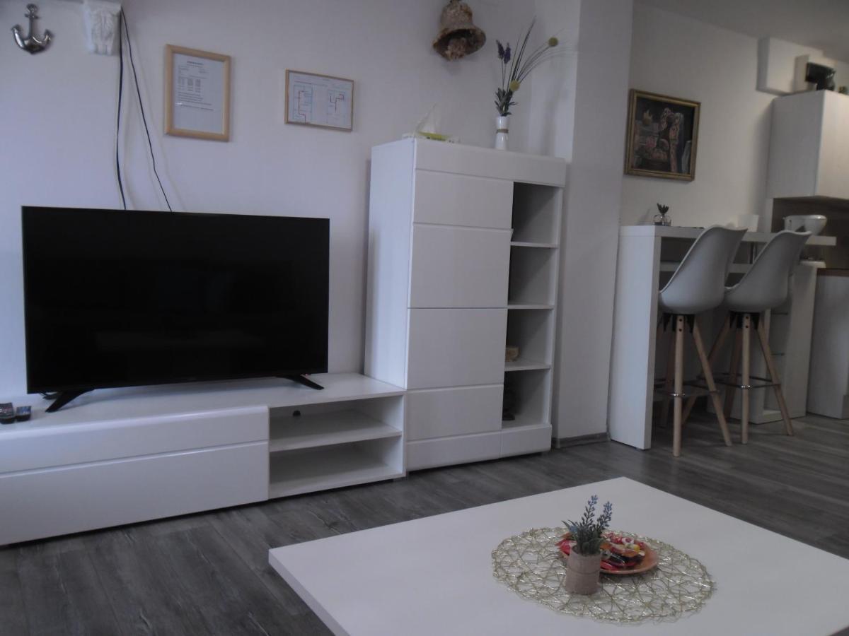 Mirta Apartment *