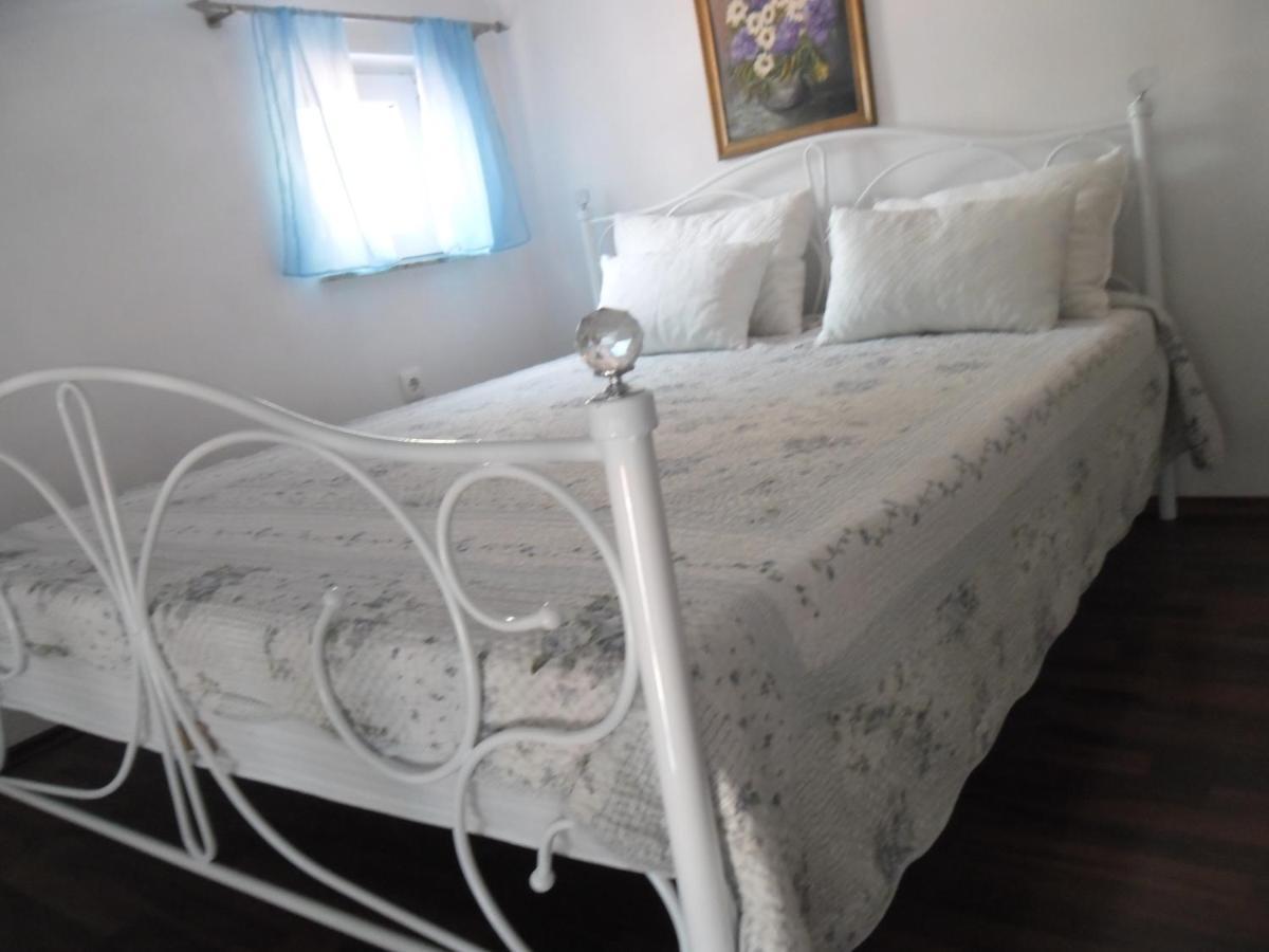 Apartment Mirta Stara Baška