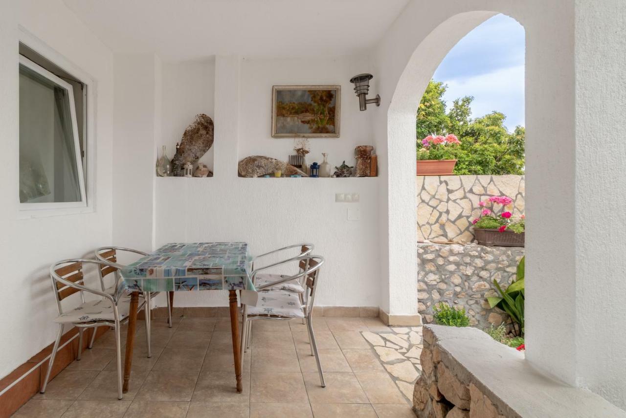Apartment Mirta Stara Baska